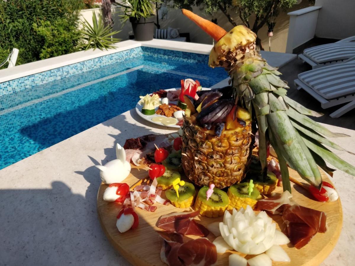 Apartments Villa A - Heating Pool 特罗吉尔 外观 照片