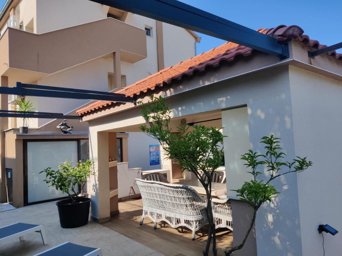 Apartments Villa A - Heating Pool 特罗吉尔 外观 照片