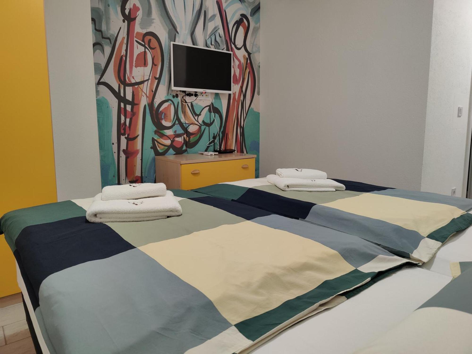 Apartments Villa A - Heating Pool 特罗吉尔 外观 照片